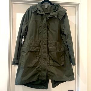 Sweaty Betty fall army green jacket.